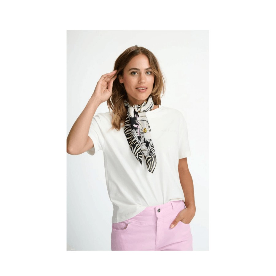 POM Amsterdam Pom Oopsy Daisy Petite Scarf - Sp7169 | Scarves