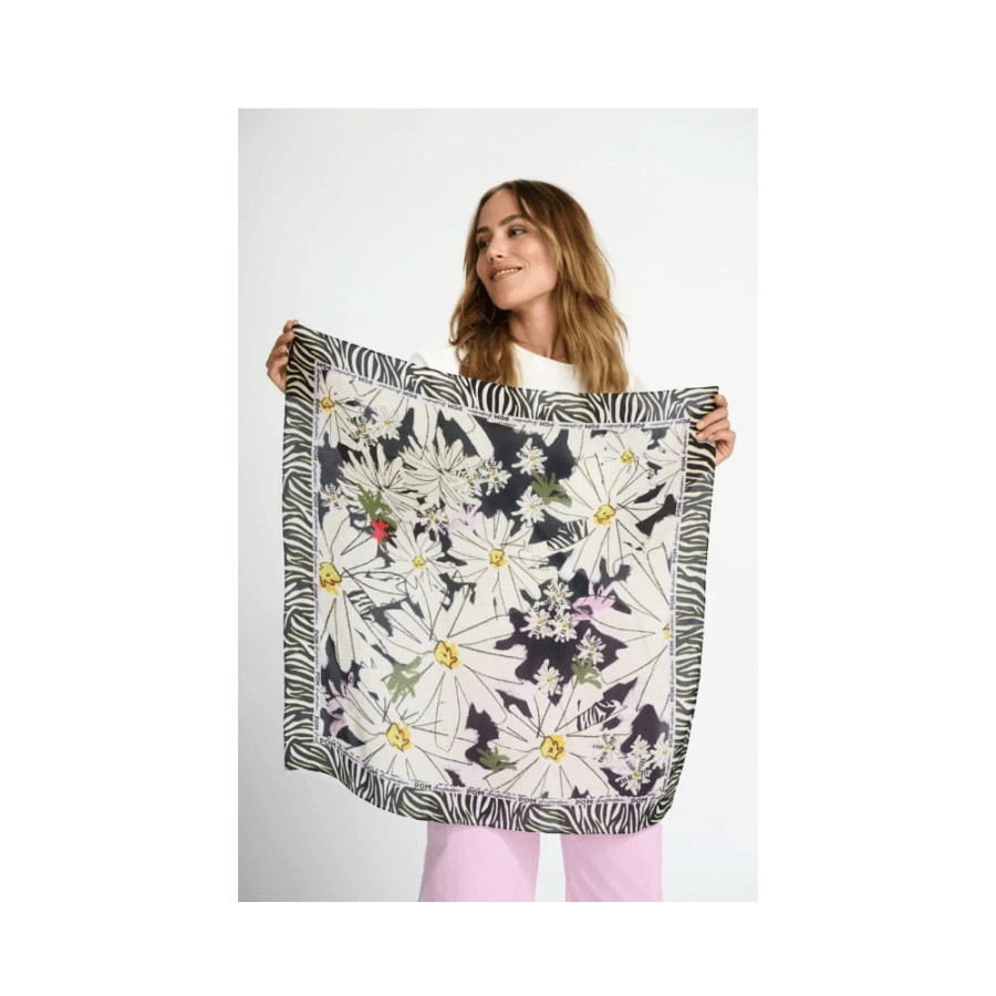 POM Amsterdam Pom Oopsy Daisy Petite Scarf - Sp7169 | Scarves