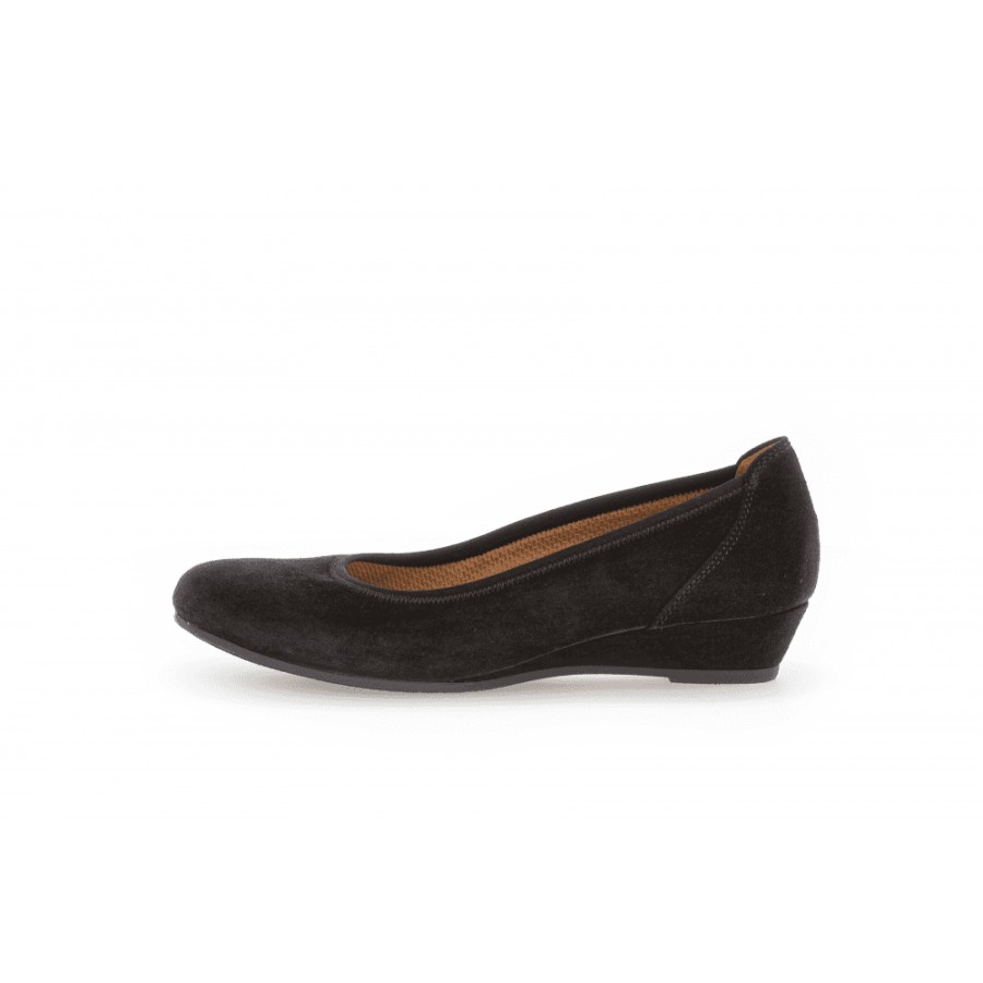 Gabor Low Wedge Pump - Chester 02.690 | Pumps & Flats