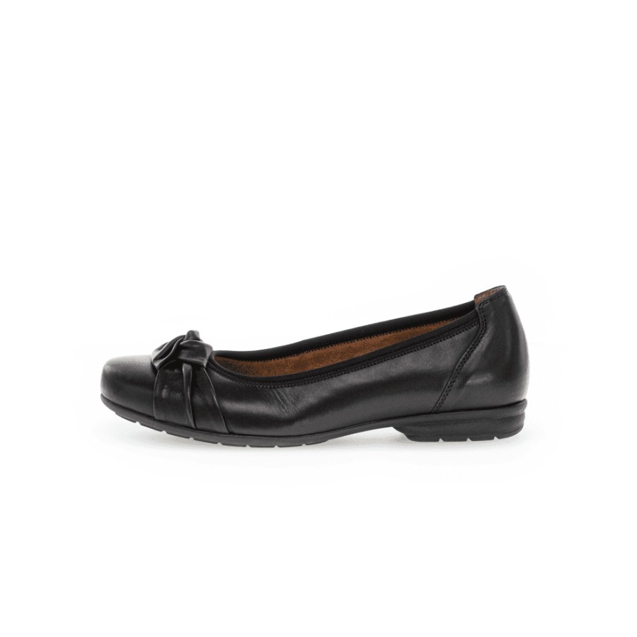 Gabor Flat Pump Twist Detail - Ashlene 02.643 | Pumps & Flats