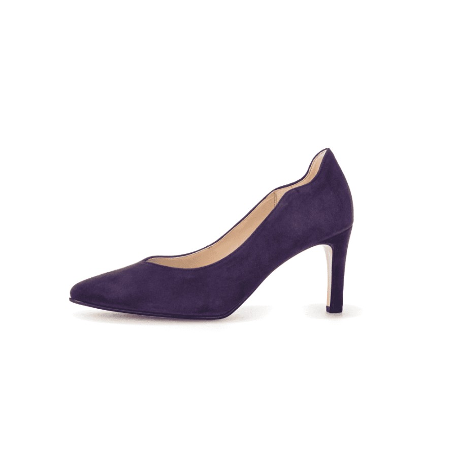 Gabor Scalloped Detail Heeled Court - Degree 31.381 | Courts